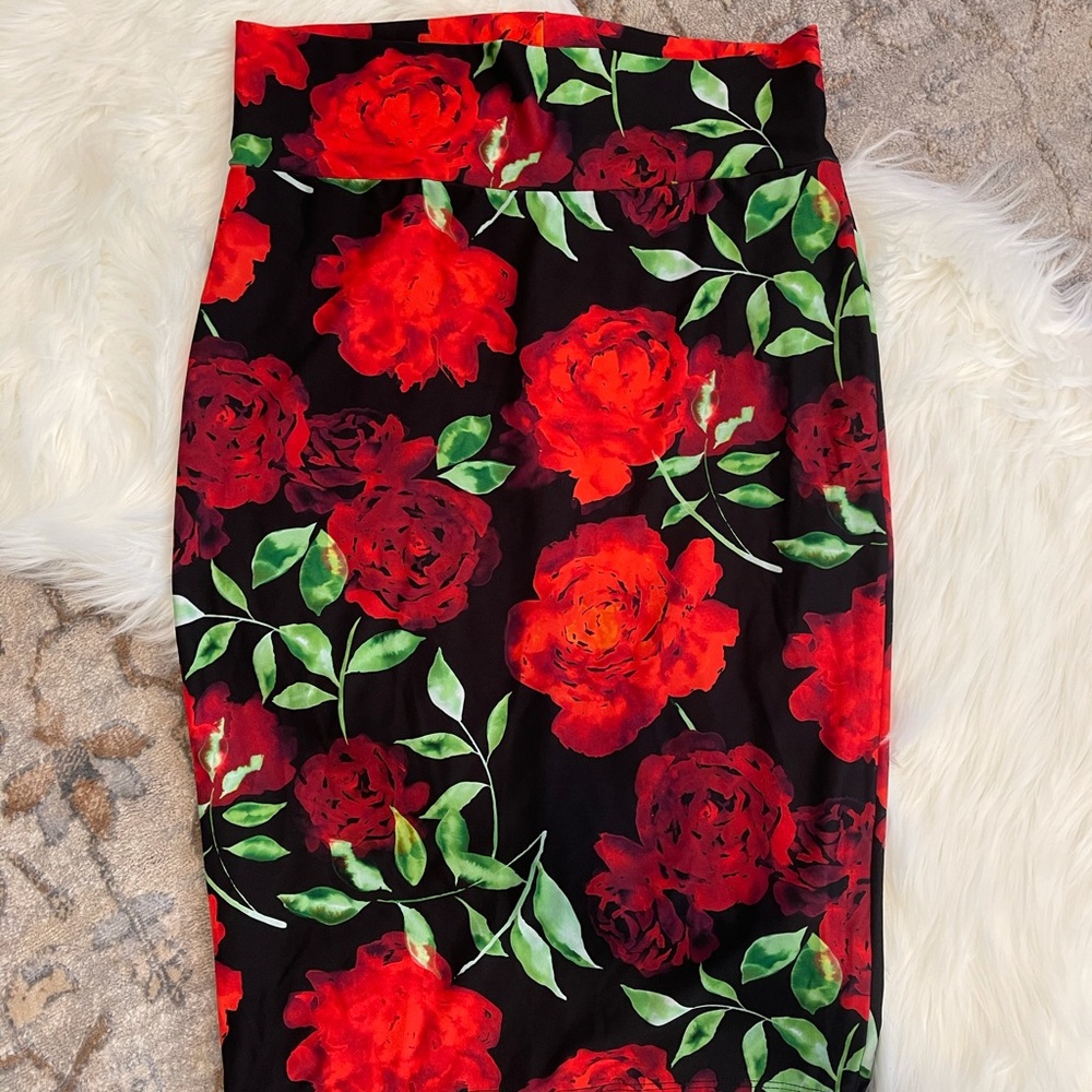 Bebe red floral pencil skirt size L and M - Picture 4 of 7